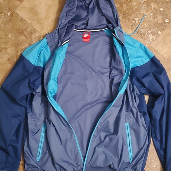 Nike Windbreaker - Picture 4 of 5